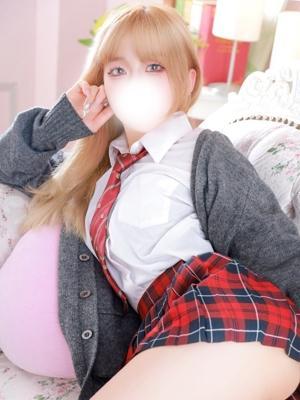 ひなか（19歳） デザインプリズム