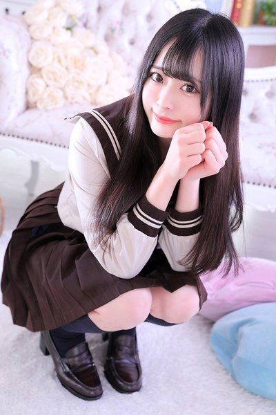 ももか（19歳） デザインプリズム