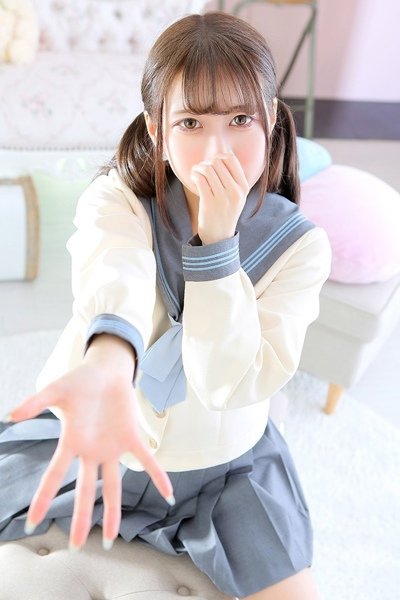 しずく（21歳） デザインプリズム