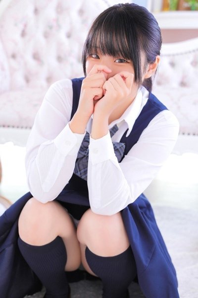 なぎ（18歳） デザインプリズム