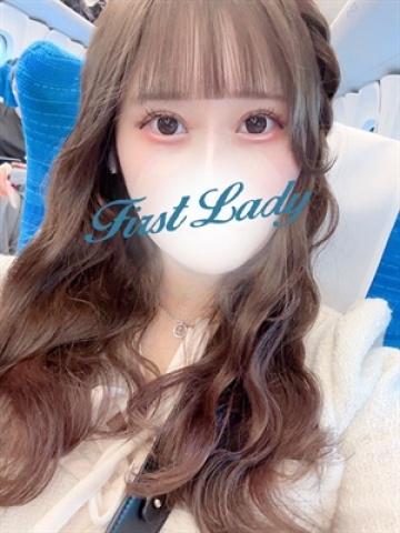 まひ（20歳） ファーストレディー
