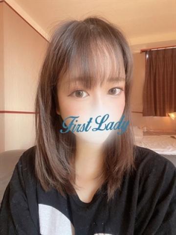 りり（25歳） ファーストレディー
