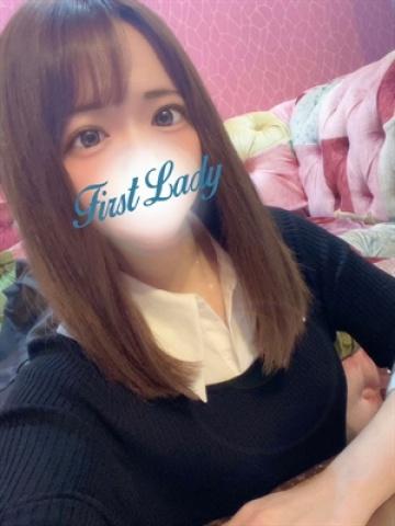 えな（24歳） ファーストレディー