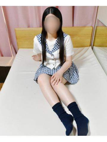 えな（18歳） ももいろ白書